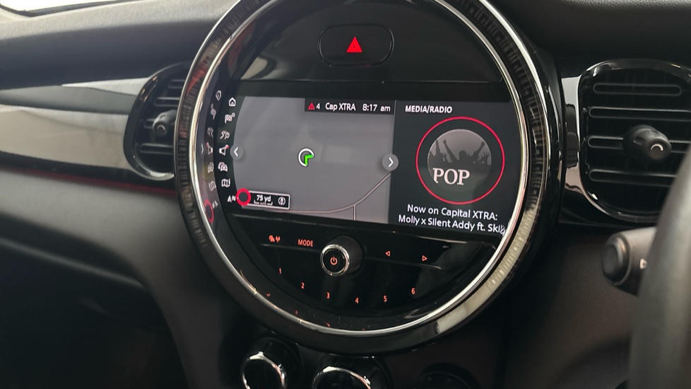 MINI HATCHBACK Image 12