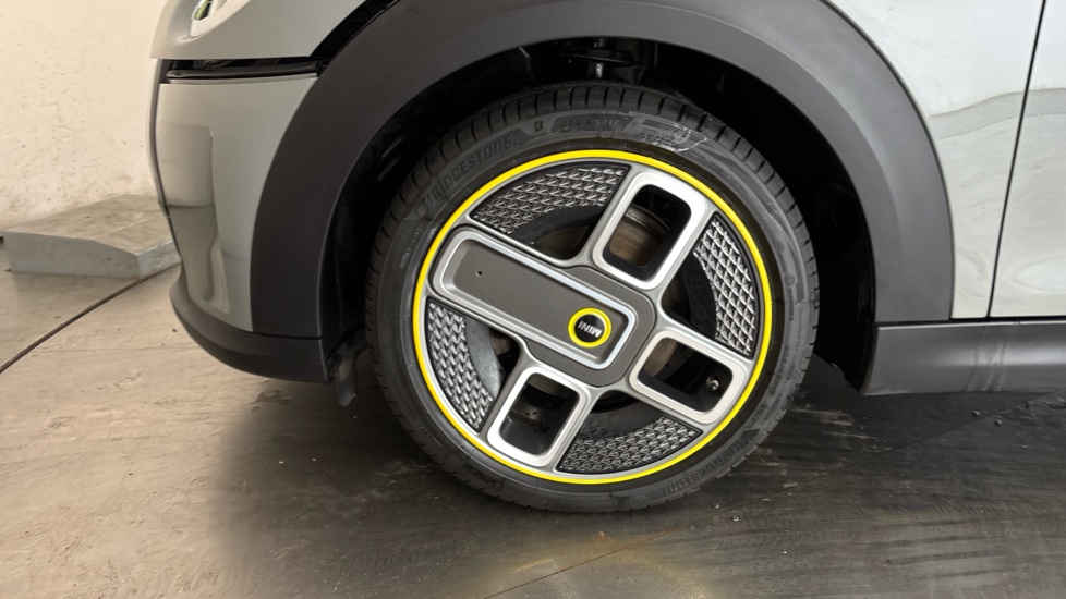 MINI HATCHBACK Image 17