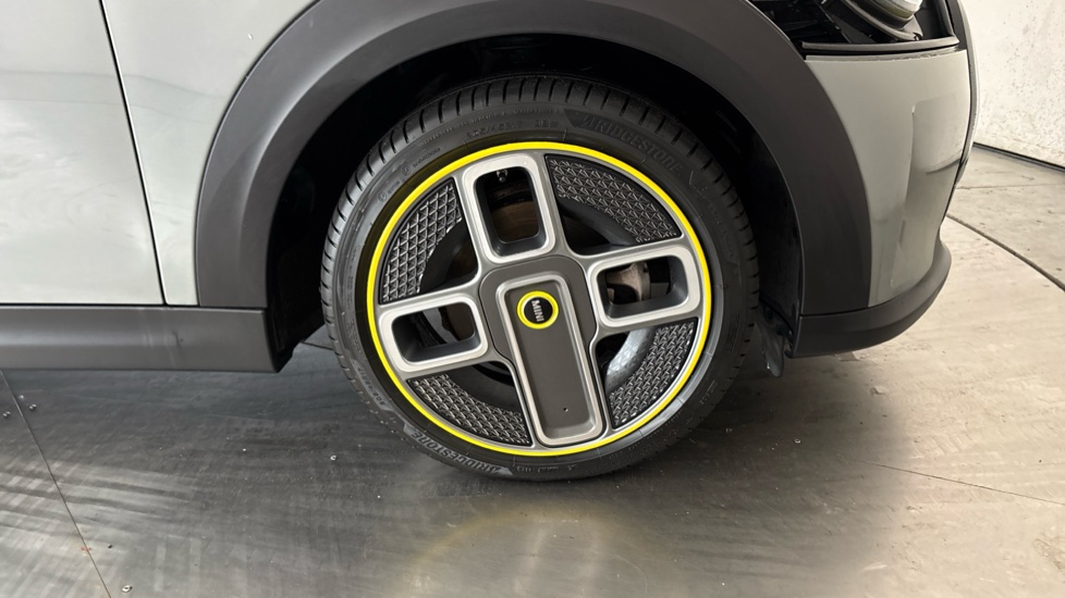 MINI HATCHBACK Image 20