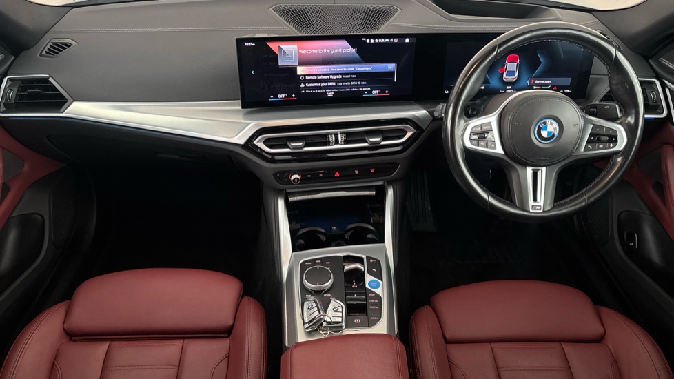BMW I4 Image 11