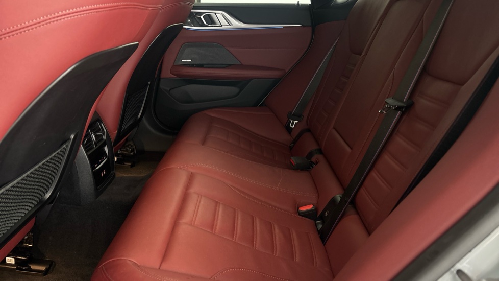 BMW I4 Image 14