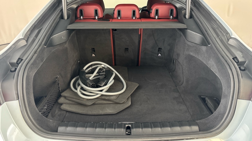 BMW I4 Image 15