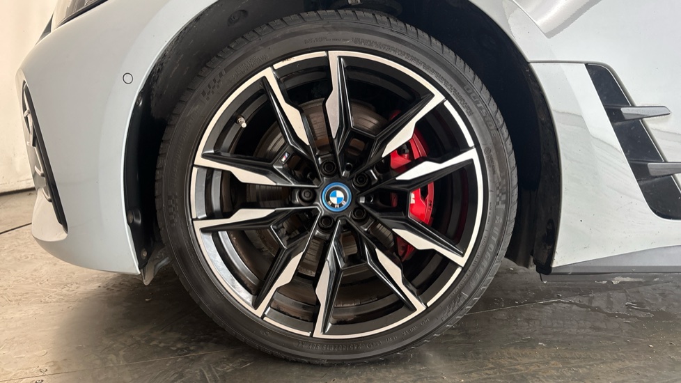 BMW I4 Image 17