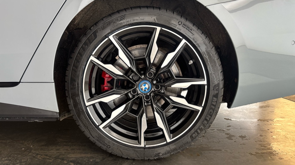 BMW I4 Image 18