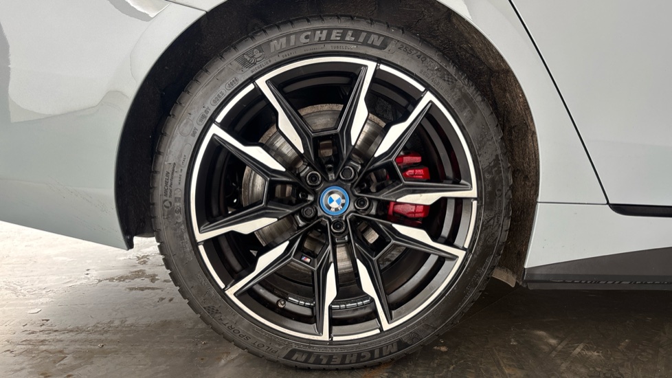 BMW I4 Image 19