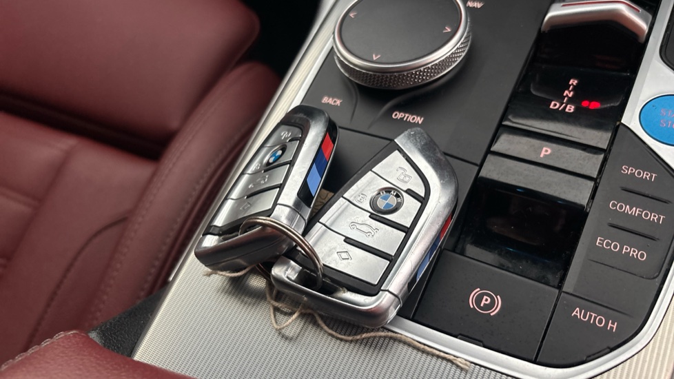 BMW I4 2 keys available