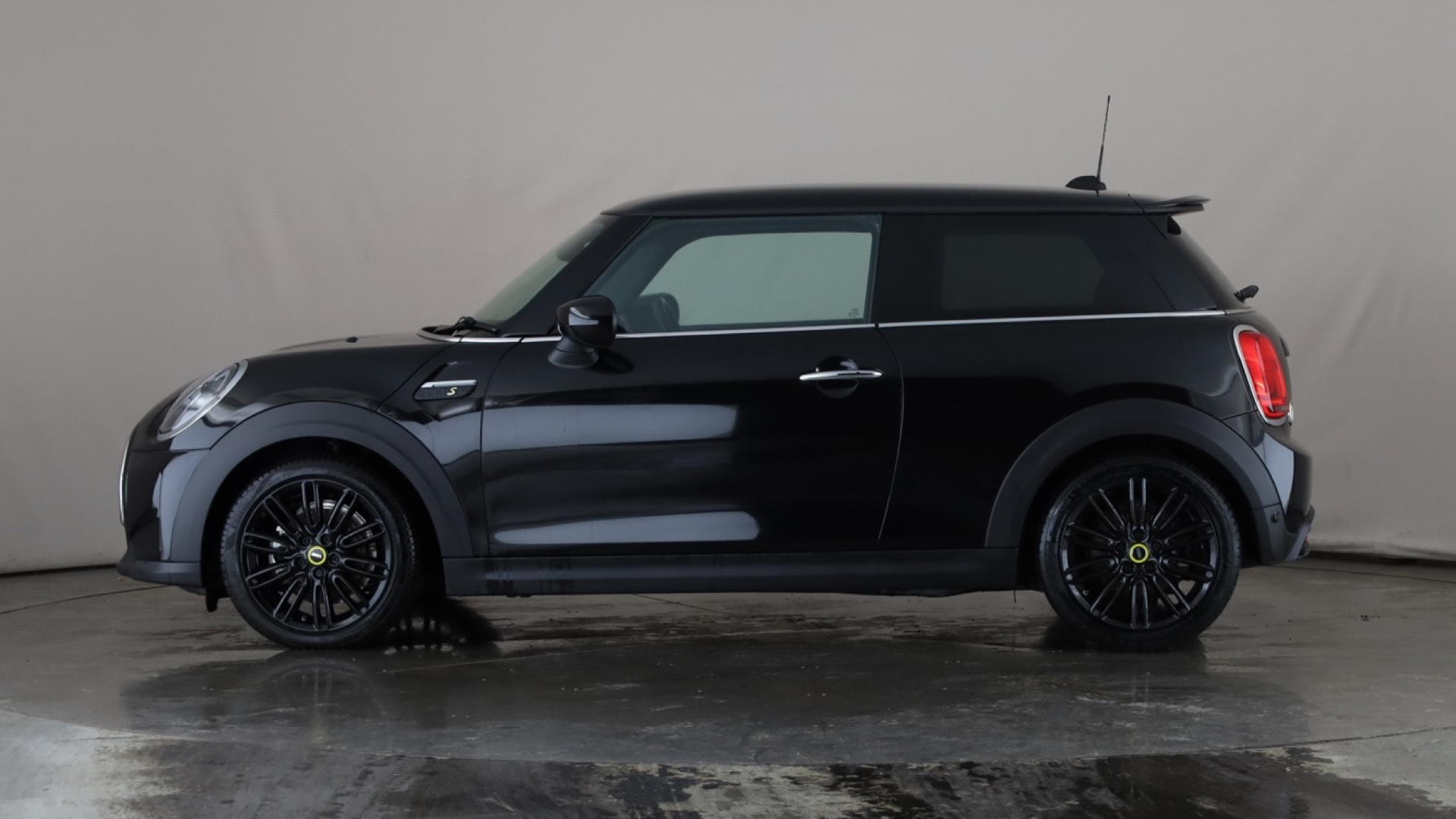 4021758 135kW Cooper S Level 2 33kWh 3dr Auto