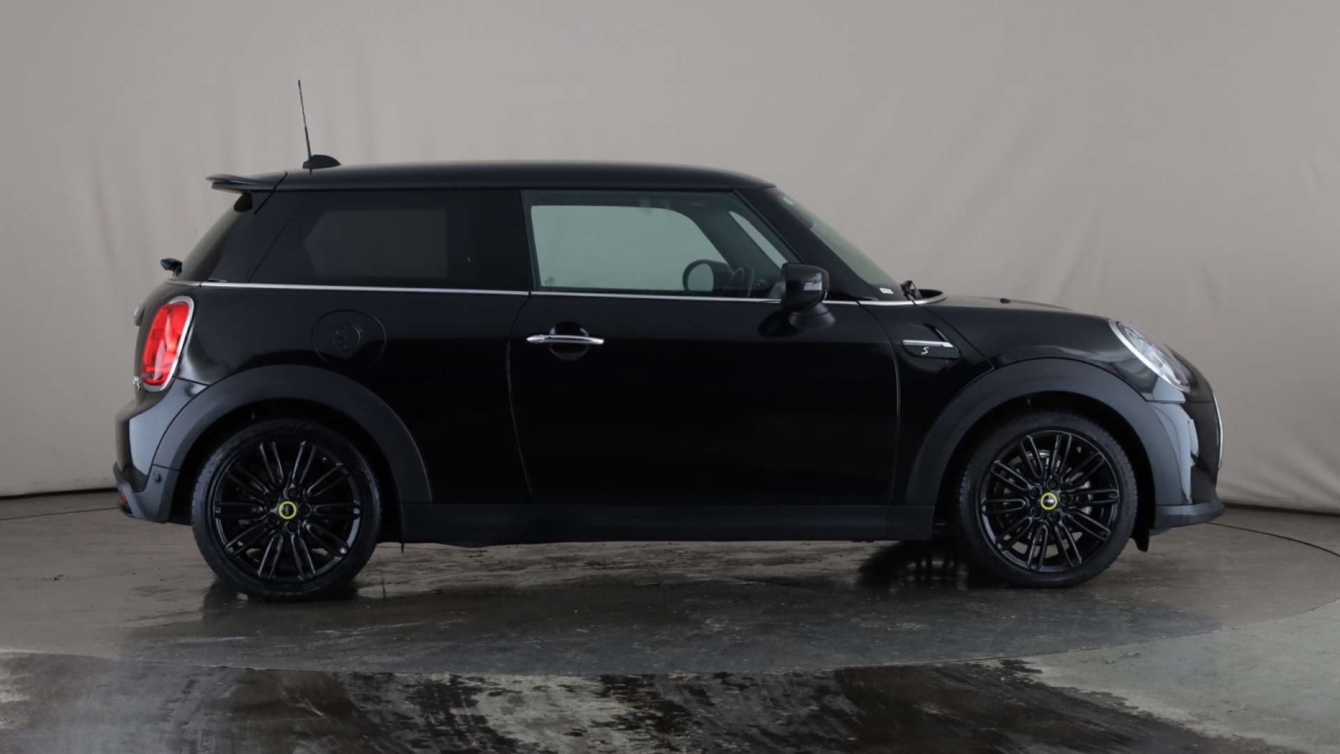 4021758 135kW Cooper S Level 2 33kWh 3dr Auto