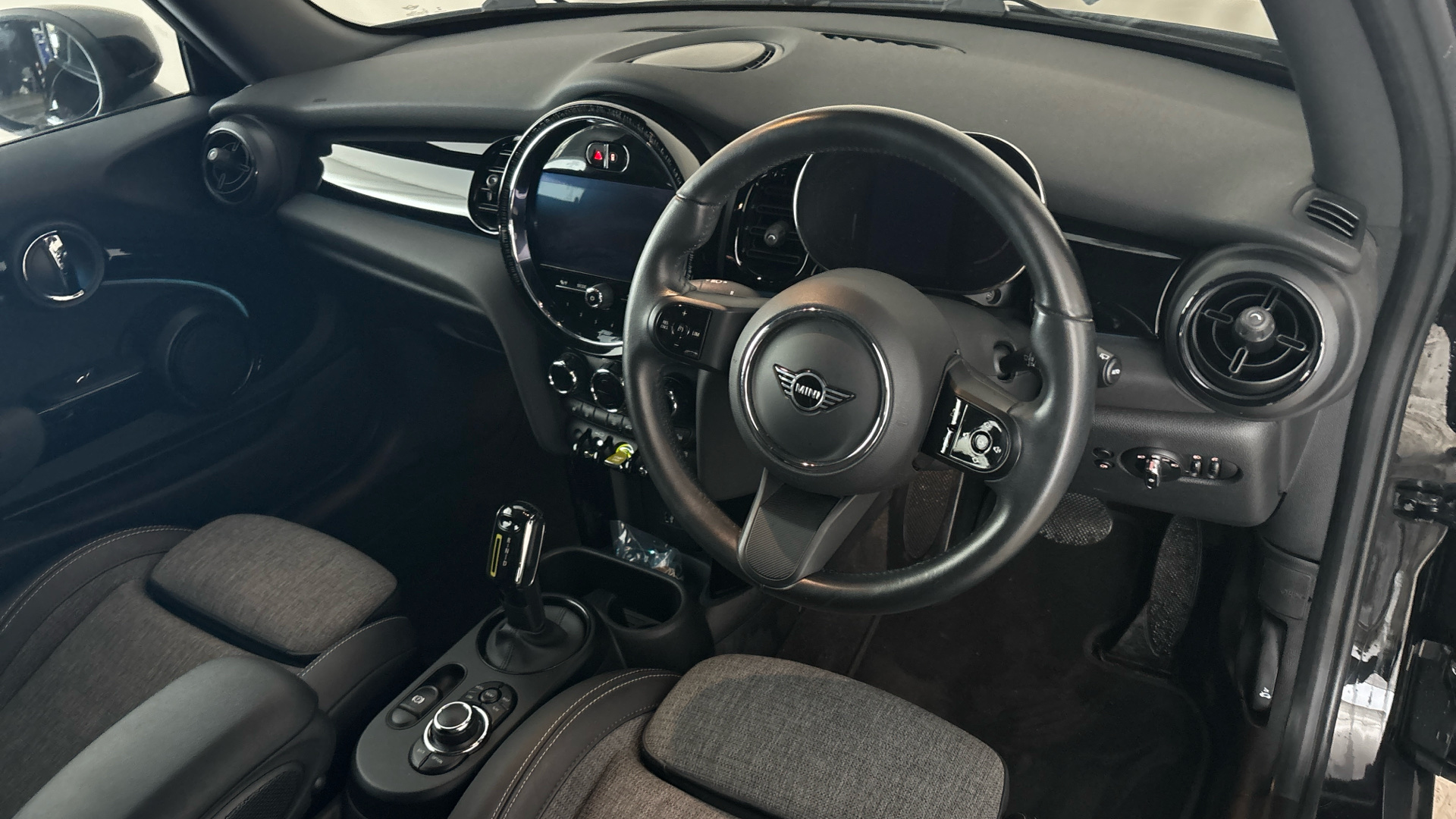 4021758 135kW Cooper S Level 2 33kWh 3dr Auto