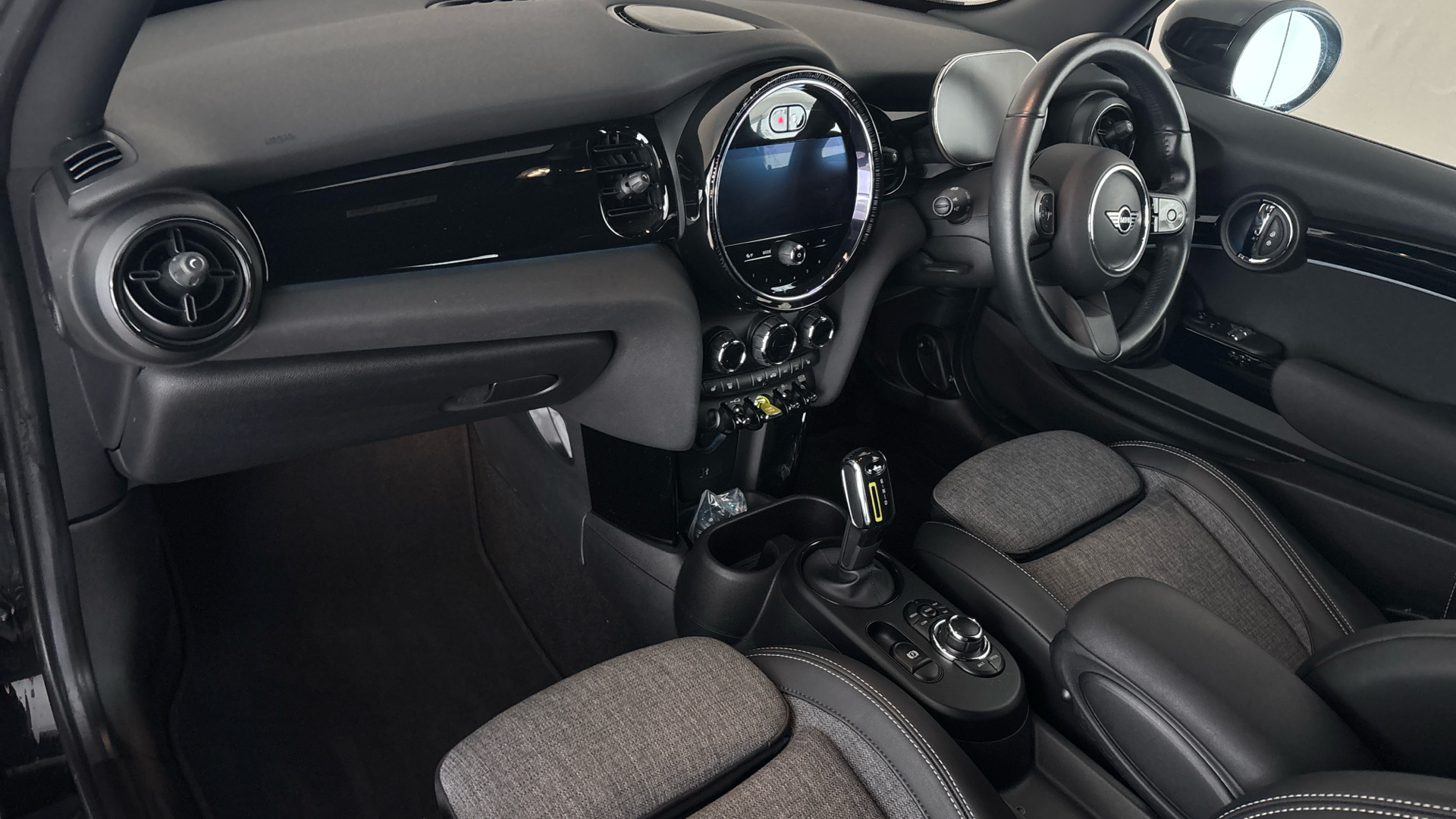 4021758 135kW Cooper S Level 2 33kWh 3dr Auto