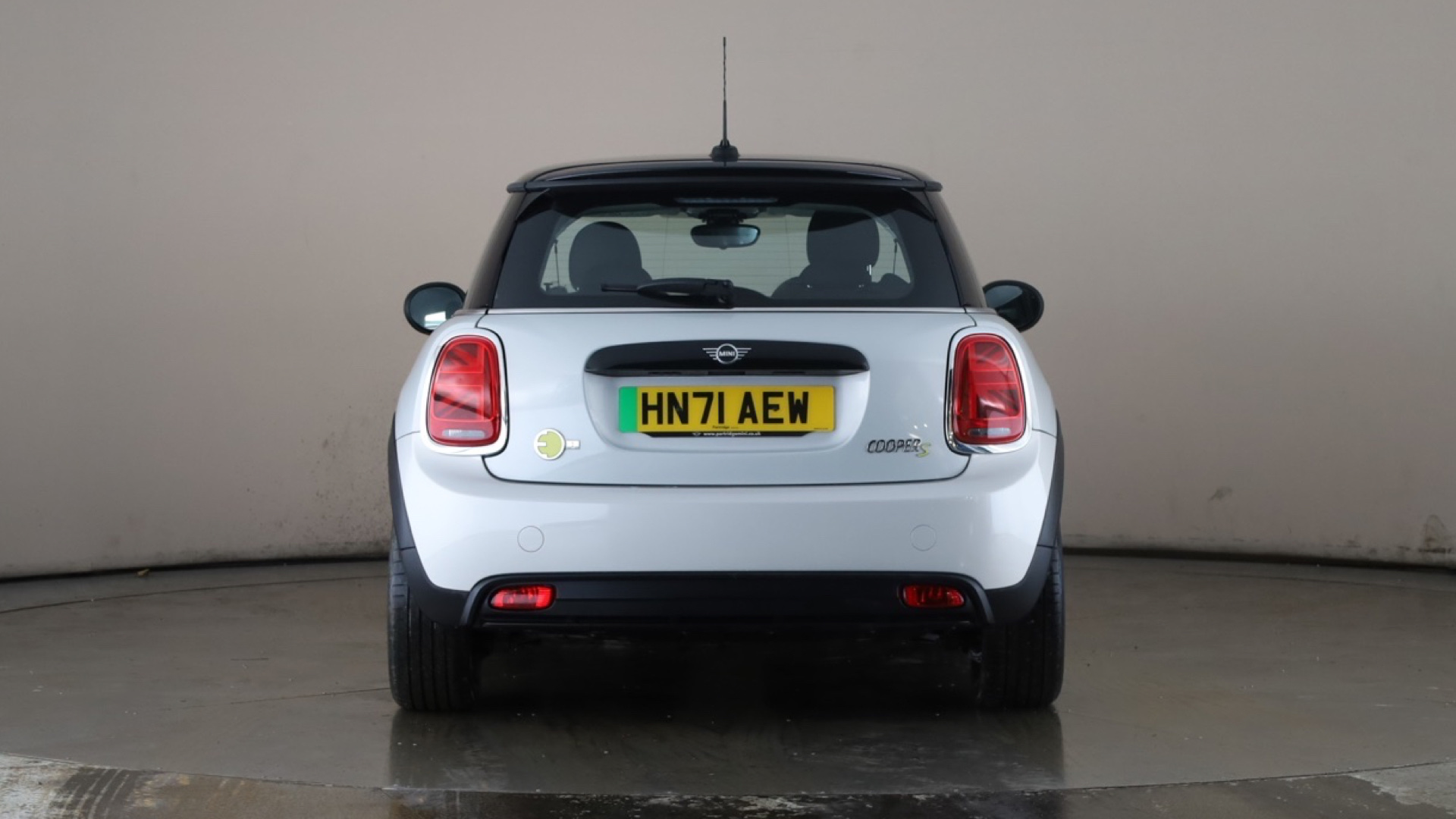 4020823 135kW Cooper S Level 1 33kWh 3dr Auto