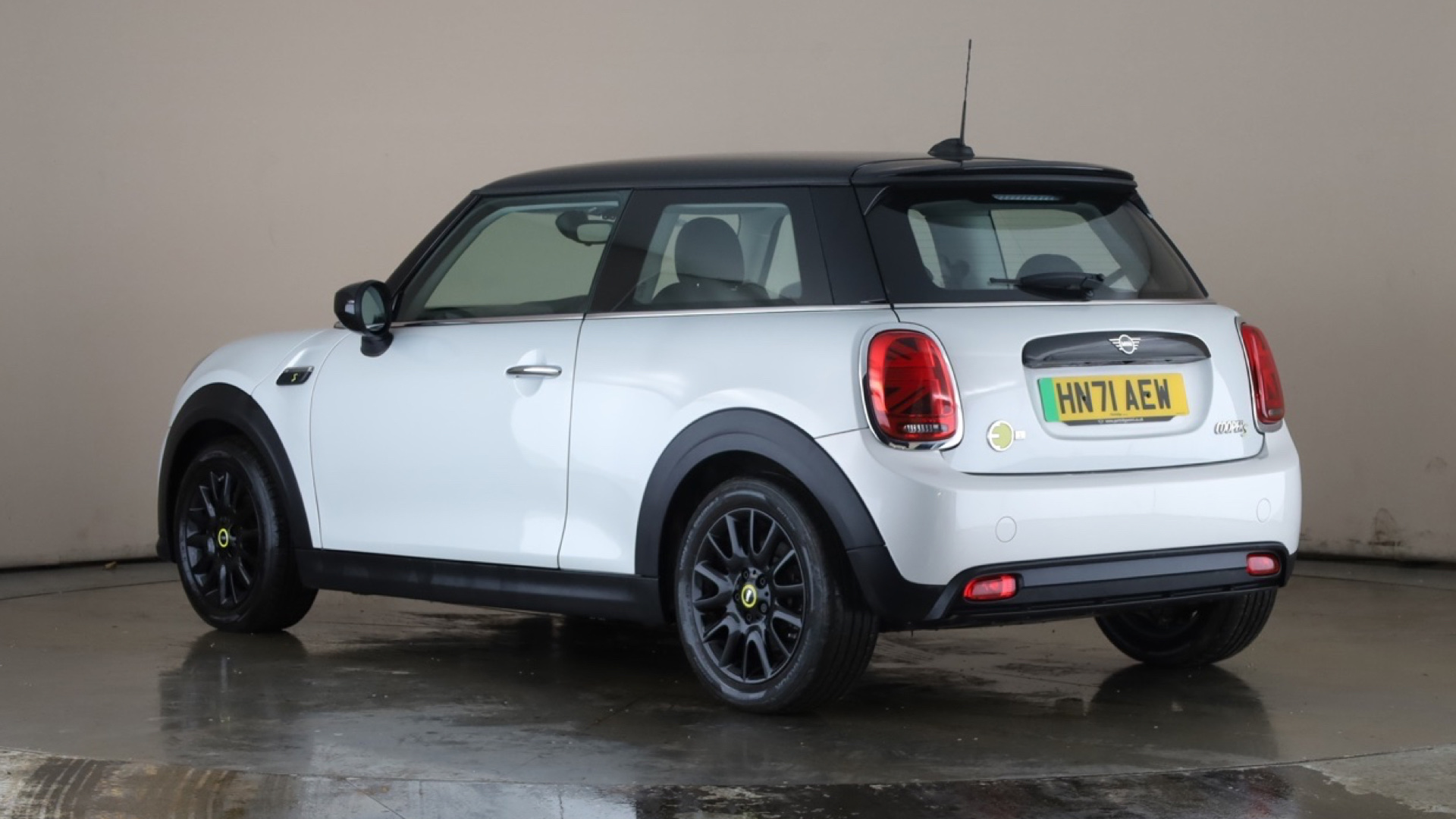 4020823 135kW Cooper S Level 1 33kWh 3dr Auto