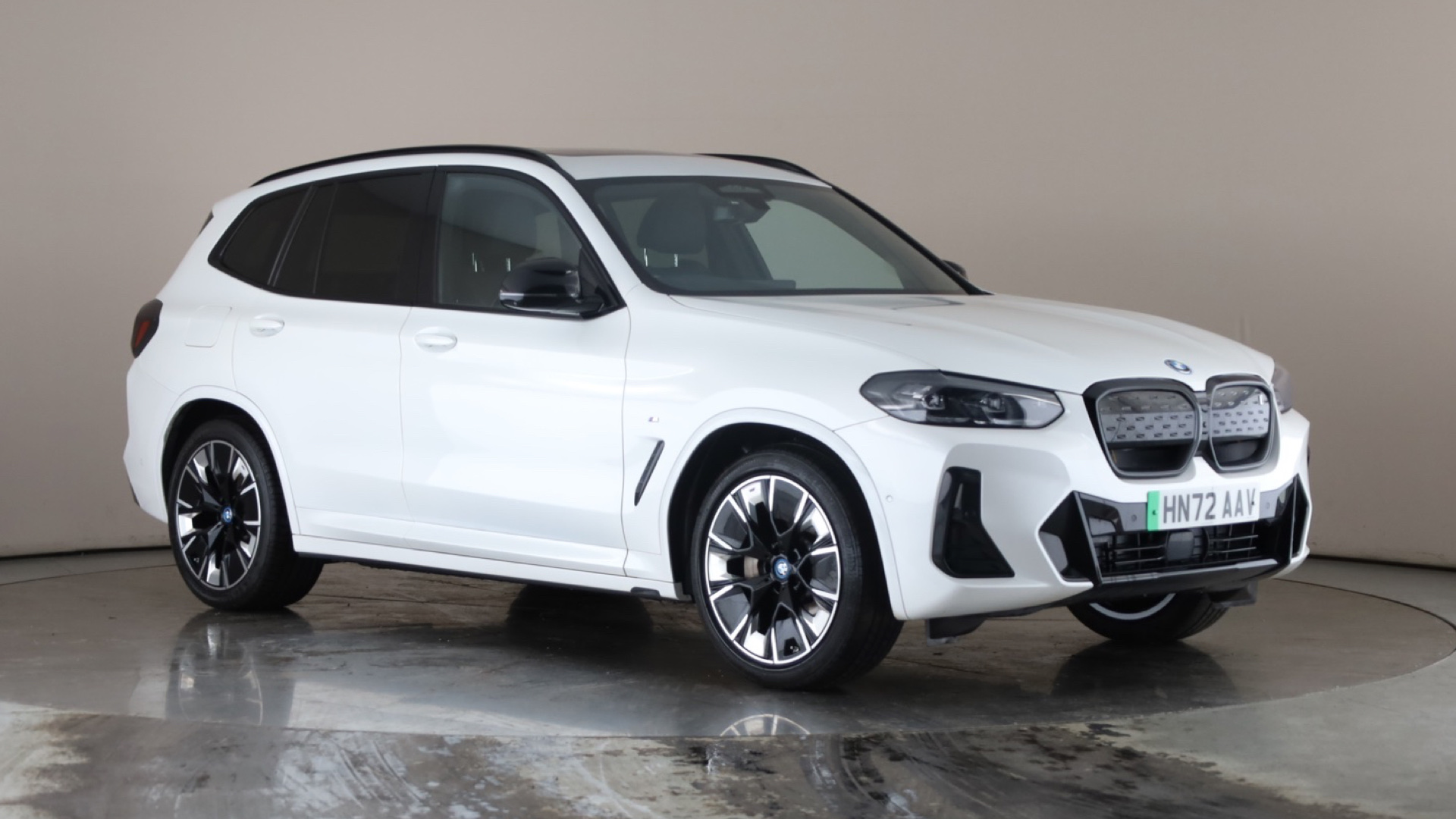 4049404 210kW M Sport Pro 80kWh 5dr Auto