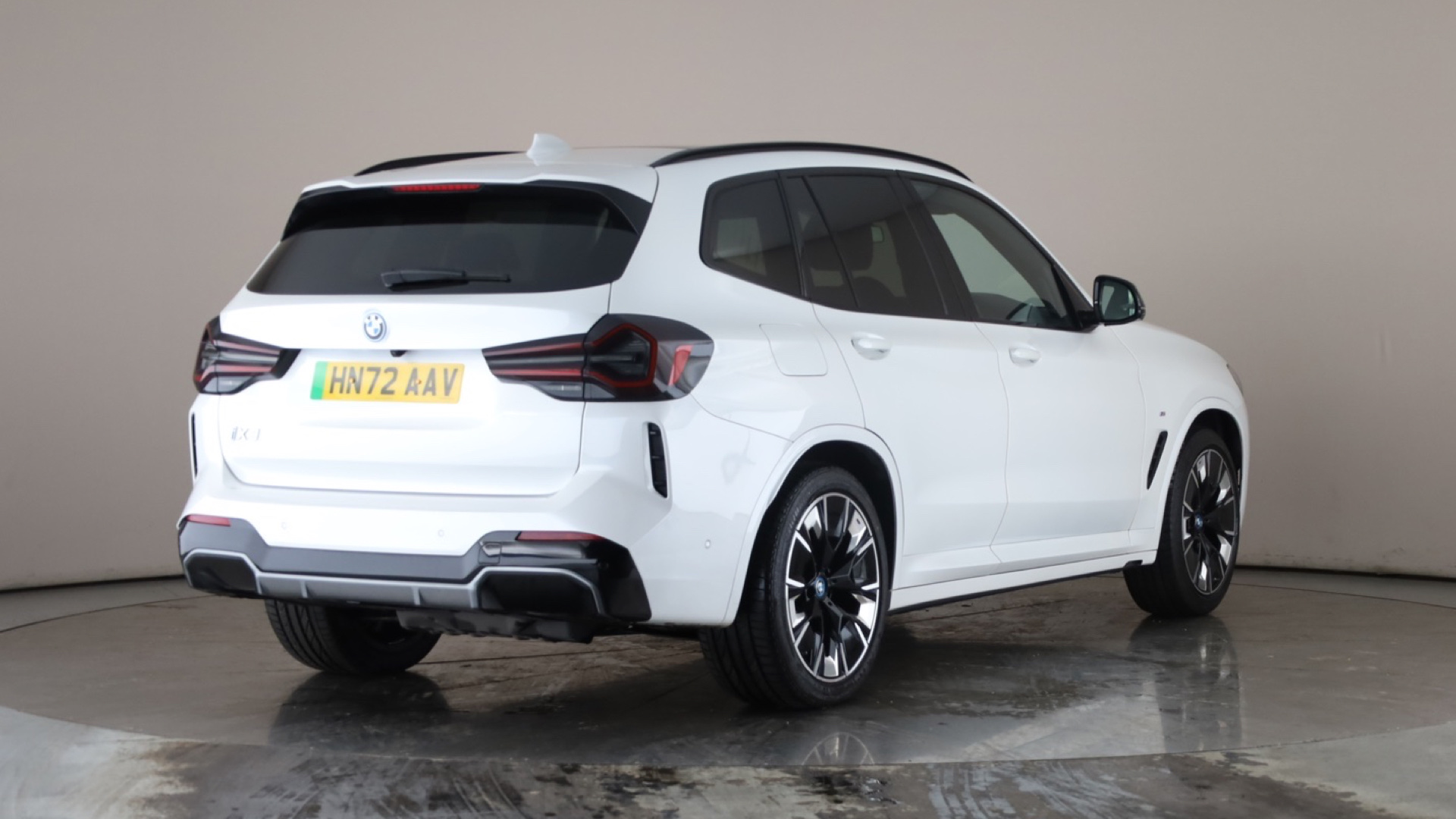 4049404 210kW M Sport Pro 80kWh 5dr Auto