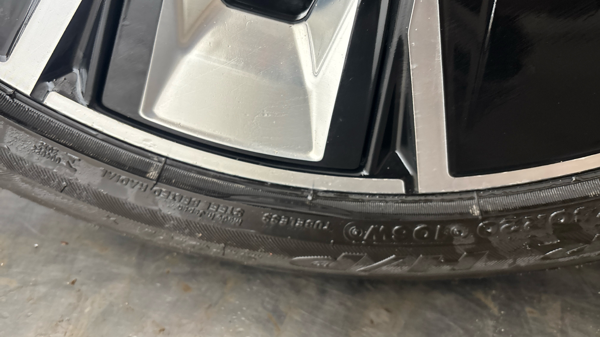 4049404 210kW M Sport Pro 80kWh 5dr Auto