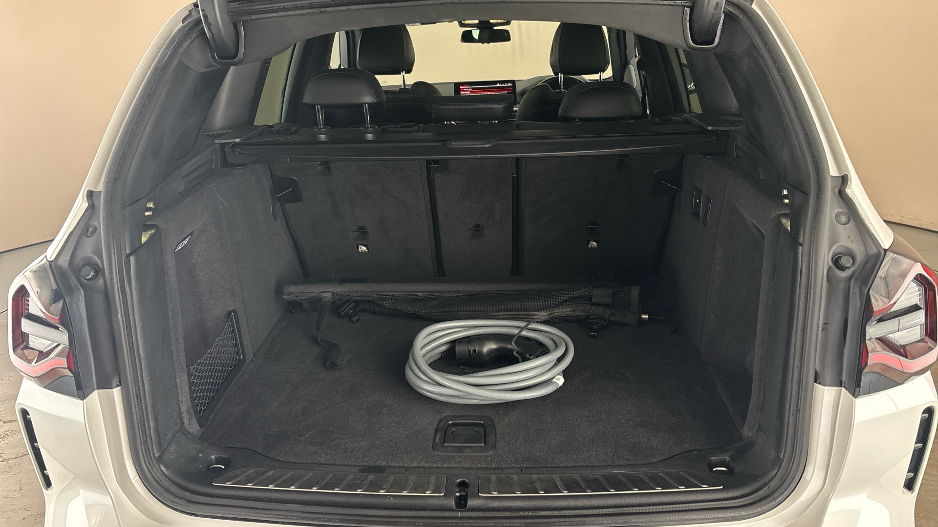 4049404 210kW M Sport Pro 80kWh 5dr Auto