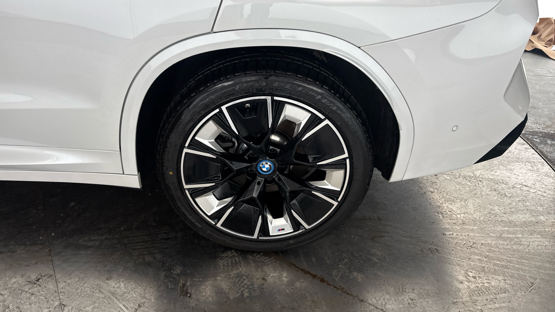 4049404 210kW M Sport Pro 80kWh 5dr Auto