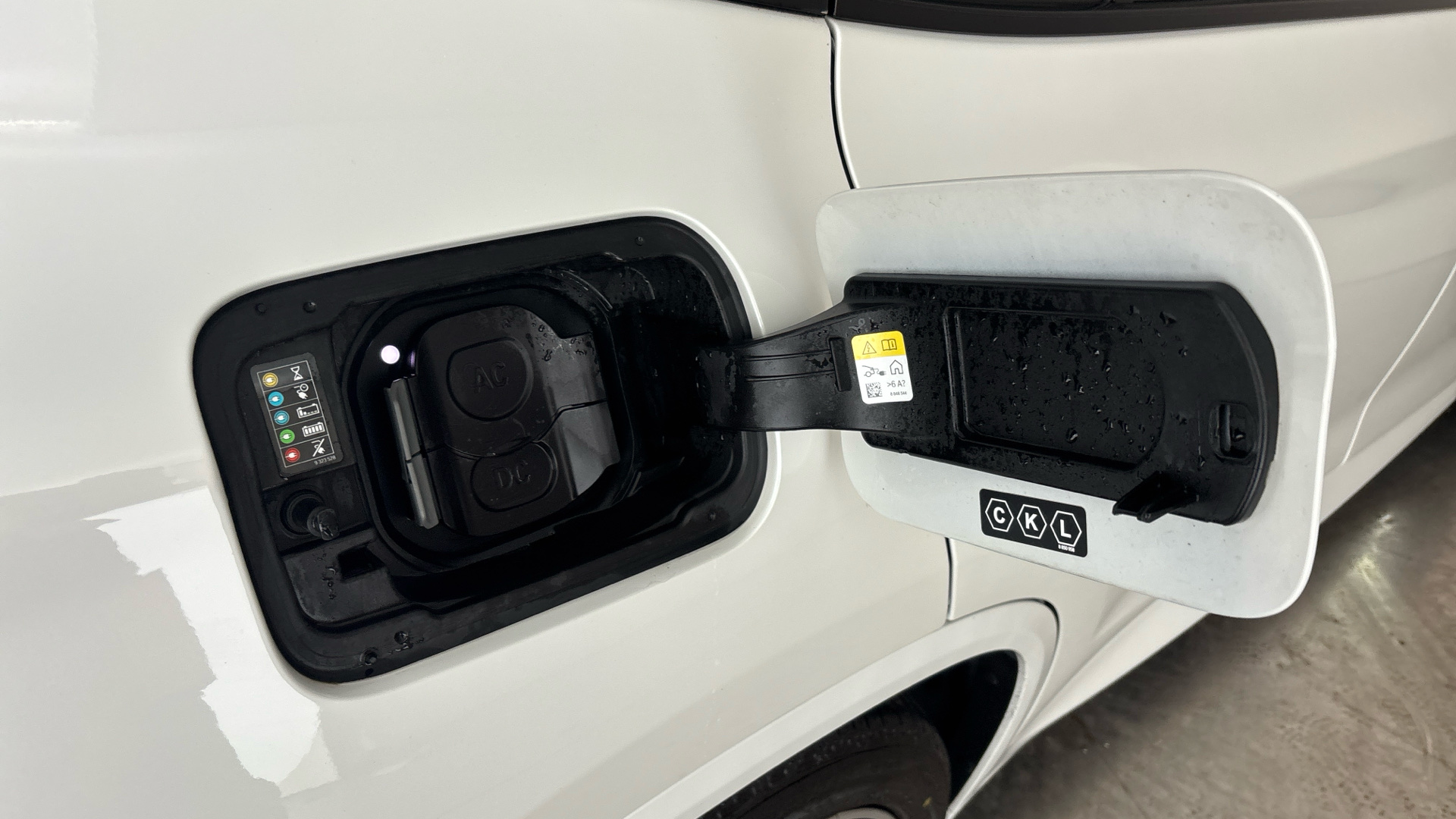 4049404 210kW M Sport Pro 80kWh 5dr Auto