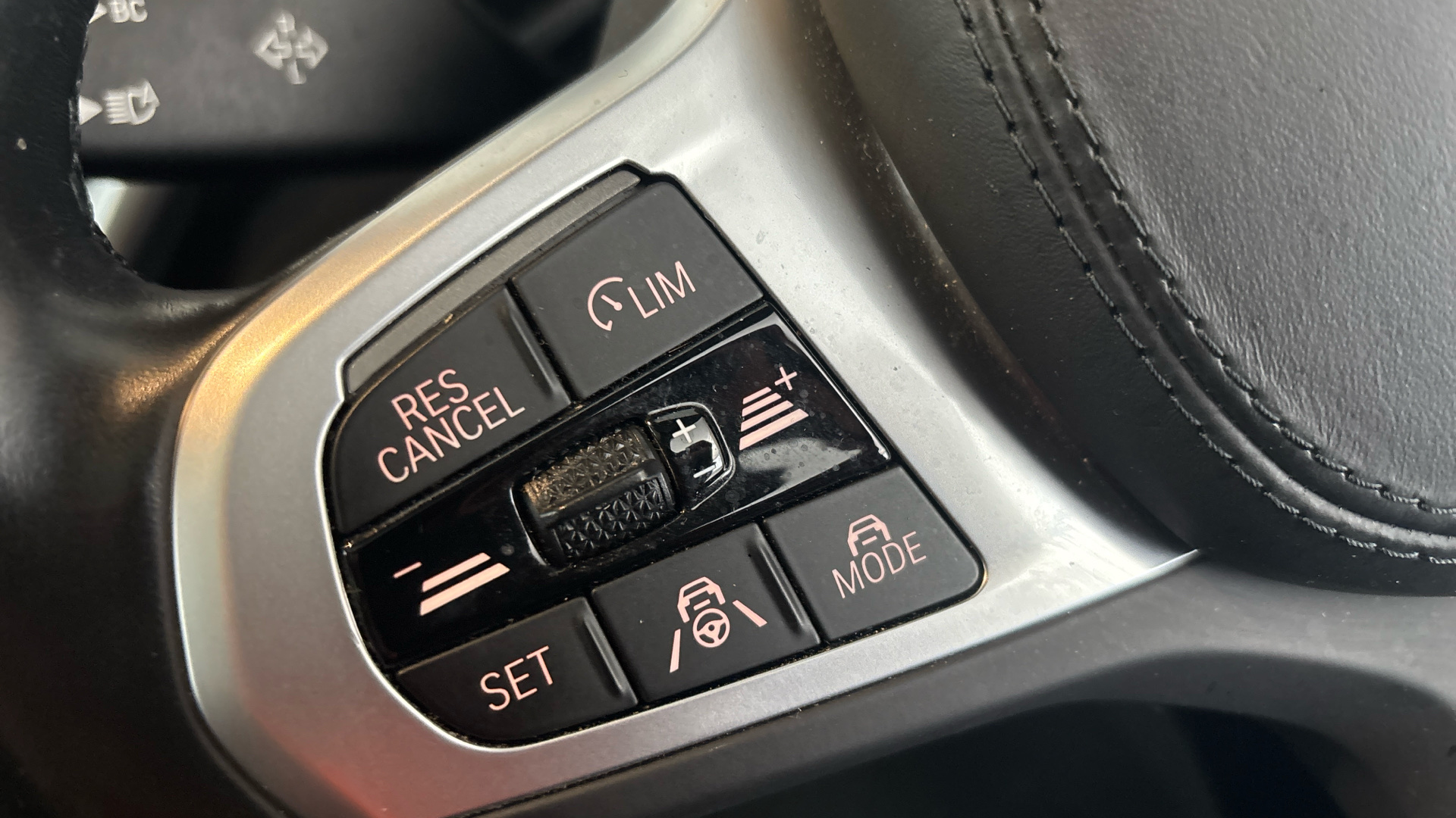 4049404 210kW M Sport Pro 80kWh 5dr Auto