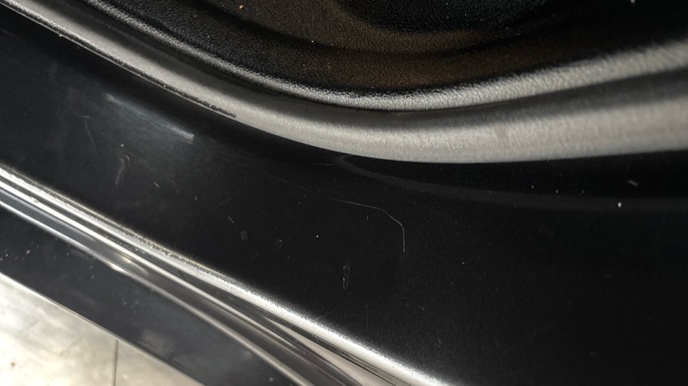 BMW iX3 scratches