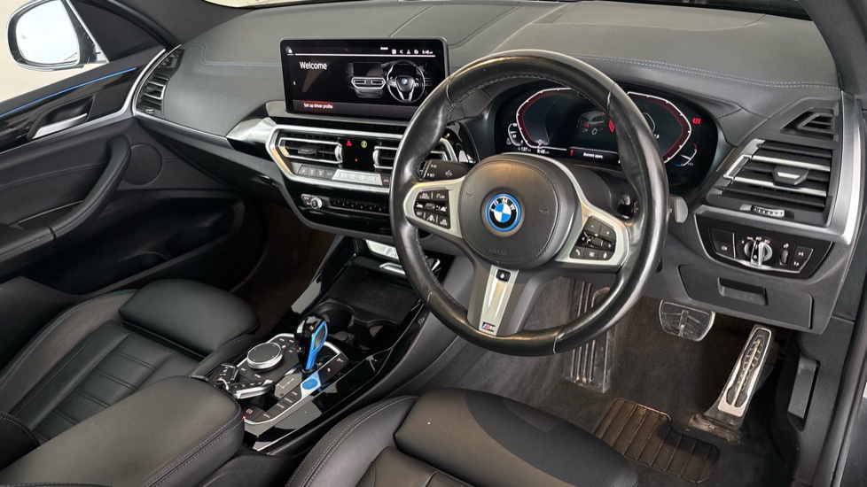 BMW iX3 Image 9