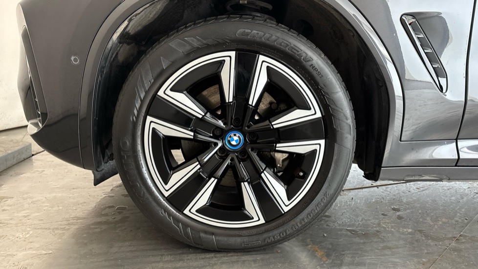 BMW iX3 Image 17
