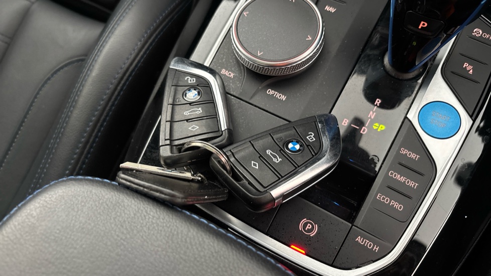 BMW iX3 2 keys available