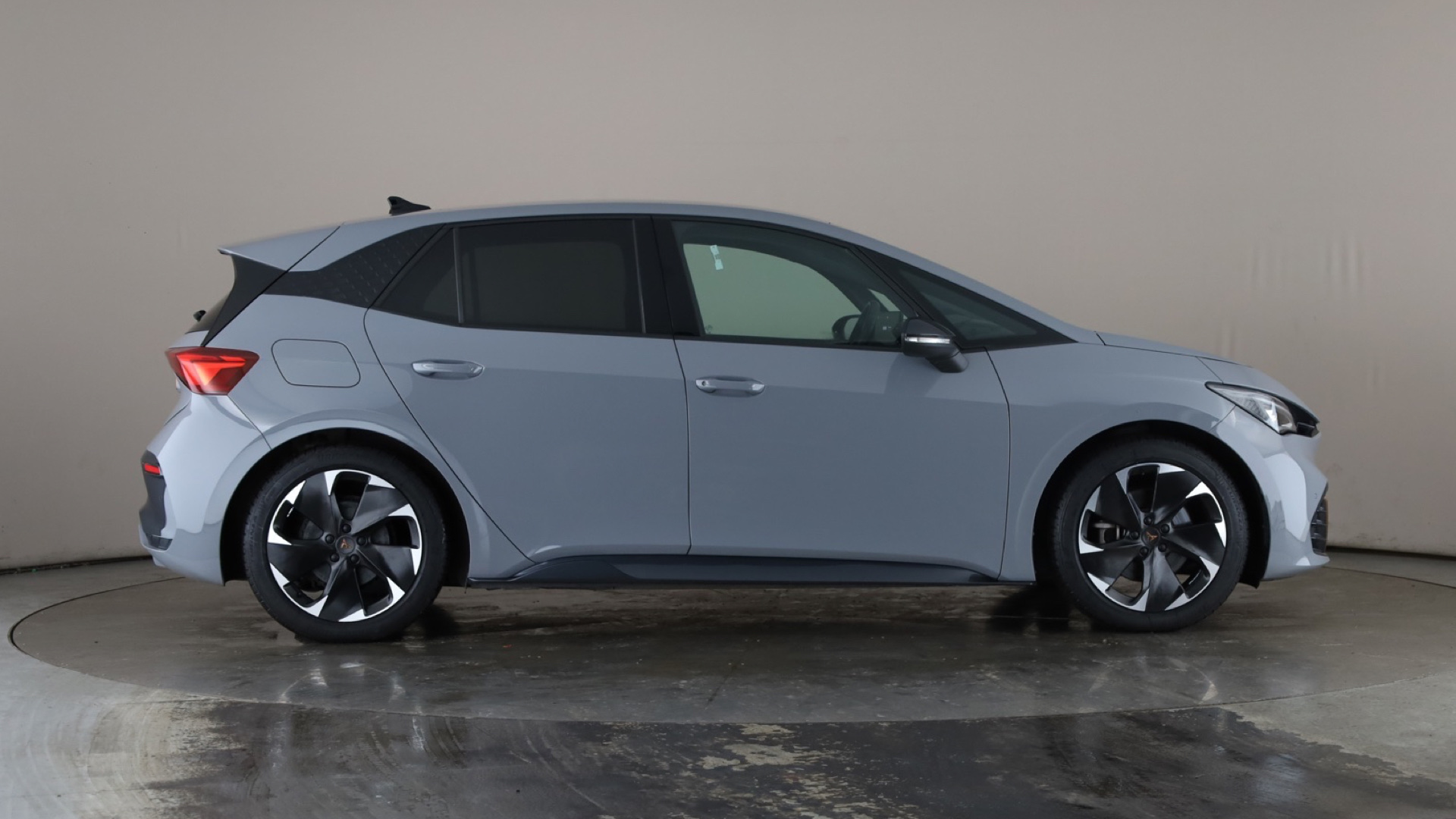 4020791 150kW V2 58kWh 5dr Auto