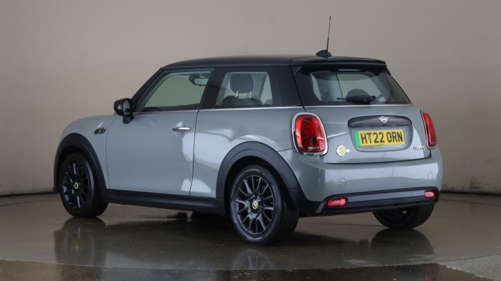 MINI HATCHBACK Image 3