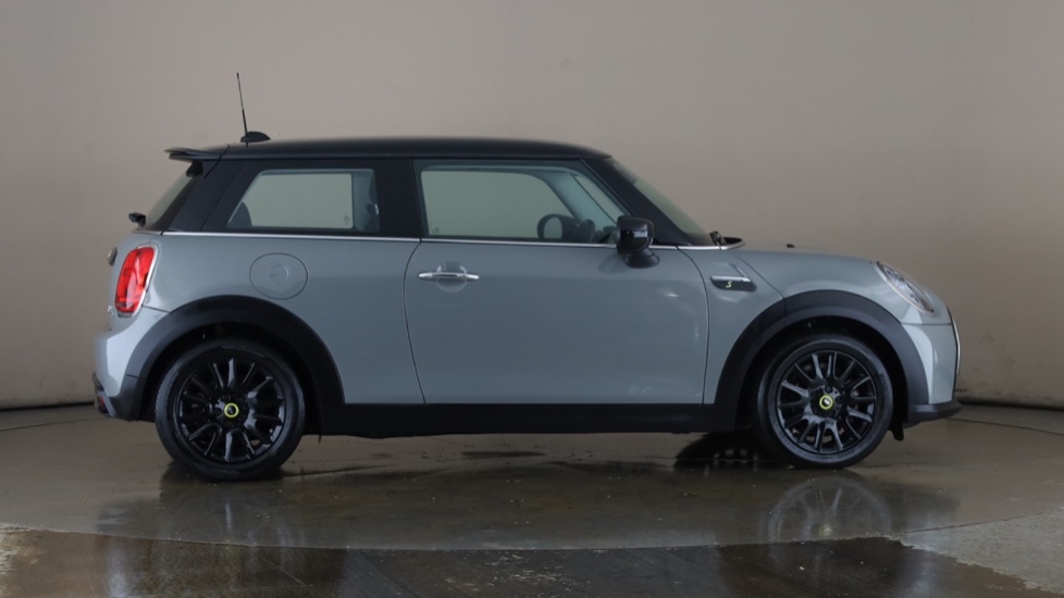 MINI HATCHBACK Image 6