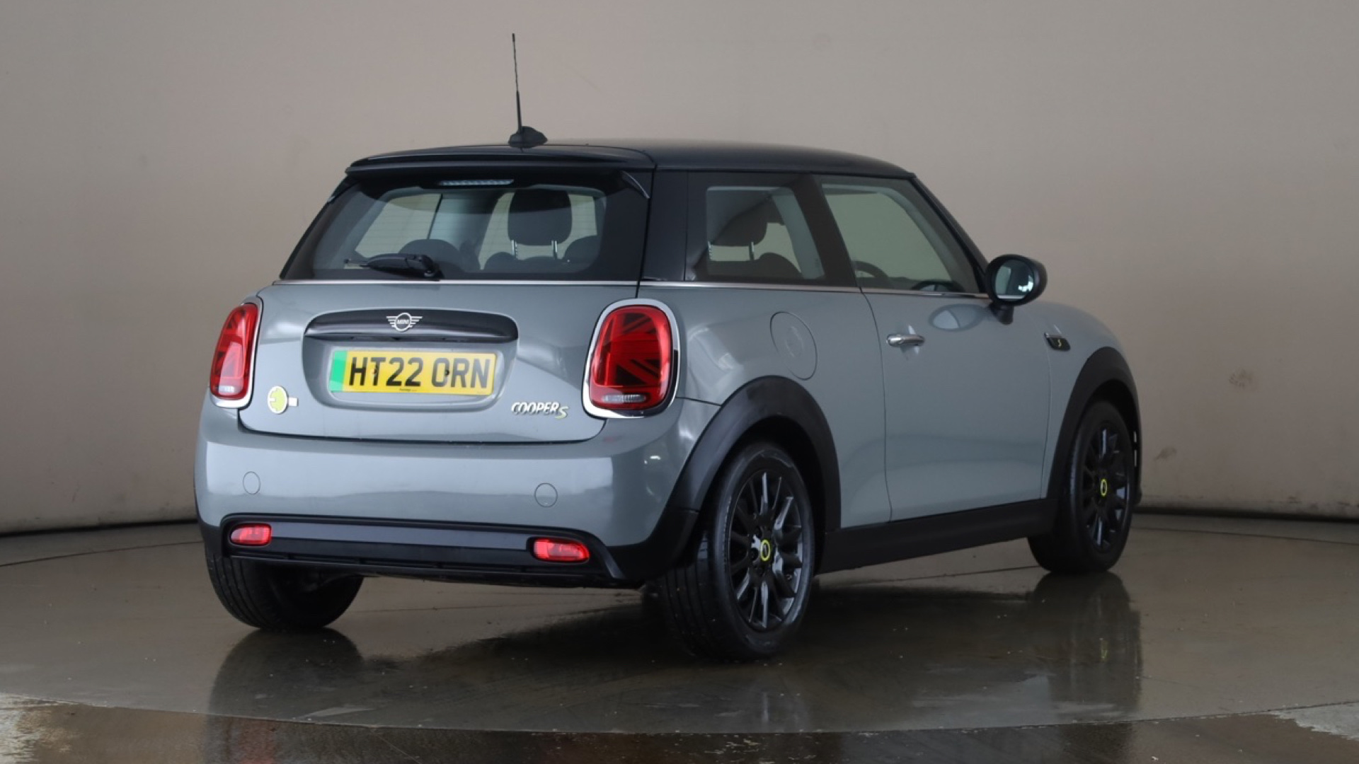 4060171 135kW Cooper S Level 1 33kWh 3dr Auto