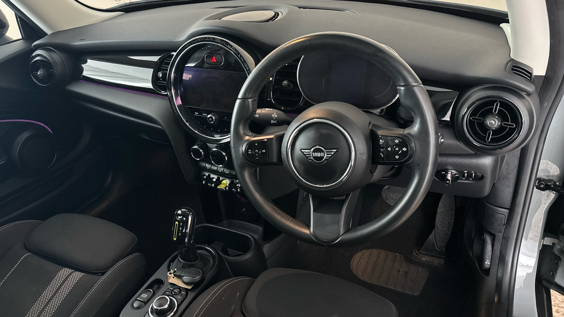 4060171 135kW Cooper S Level 1 33kWh 3dr Auto