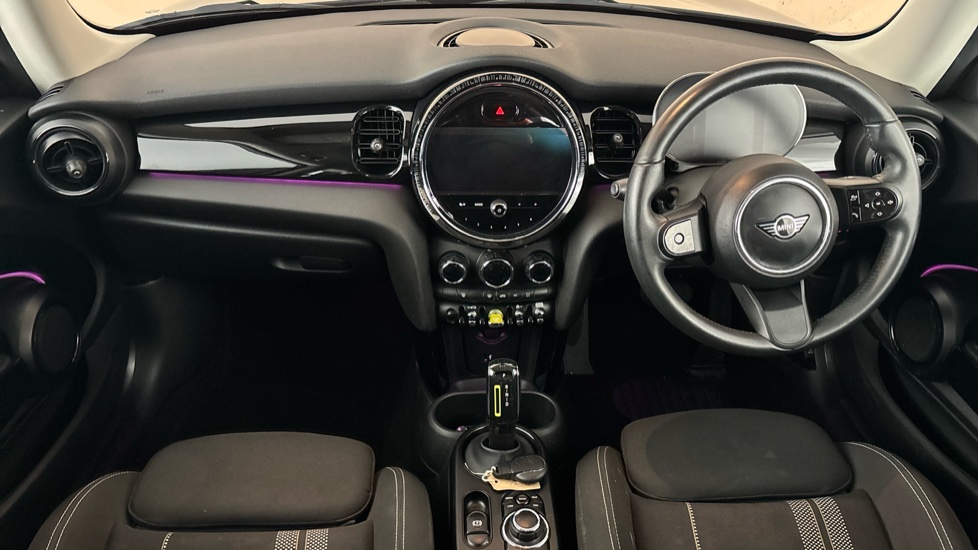 MINI HATCHBACK Image 11