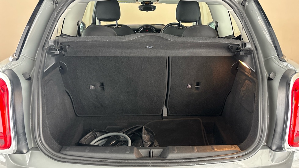 MINI HATCHBACK Image 15