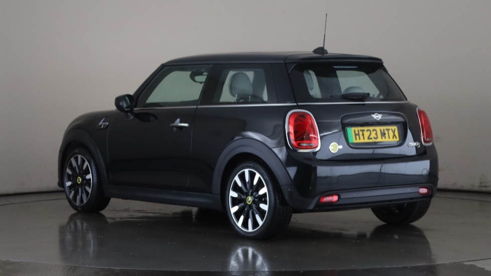 MINI HATCHBACK Image 3