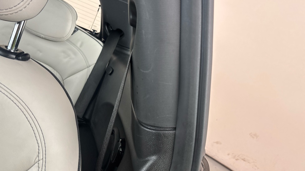 MINI HATCHBACK scratch