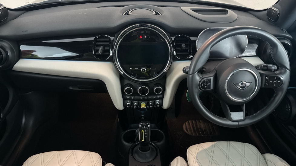 MINI HATCHBACK Image 11
