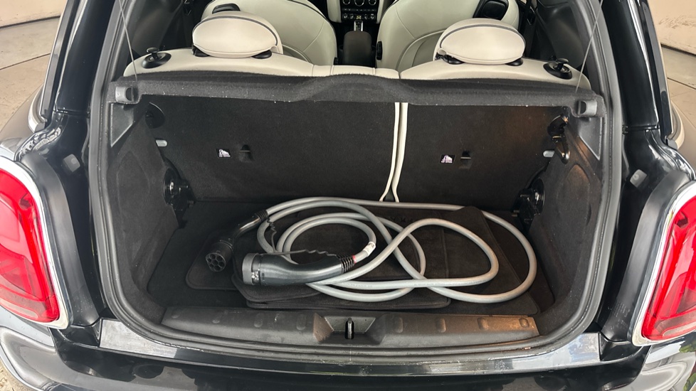 MINI HATCHBACK Image 15