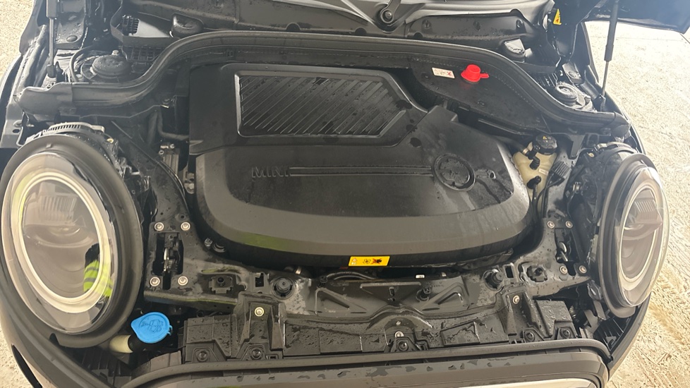 MINI HATCHBACK Image 16