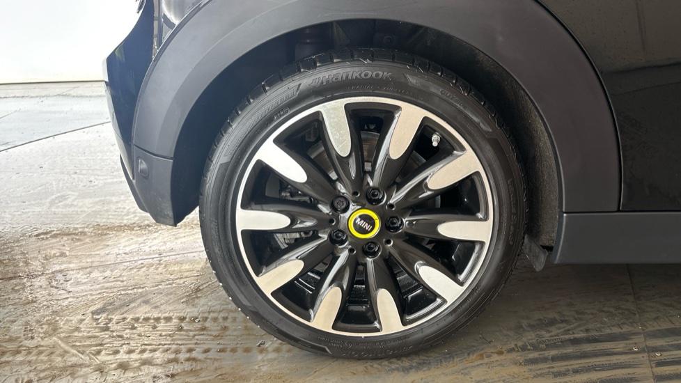 MINI HATCHBACK Image 19