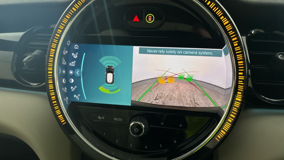 MINI HATCHBACK reverse camera