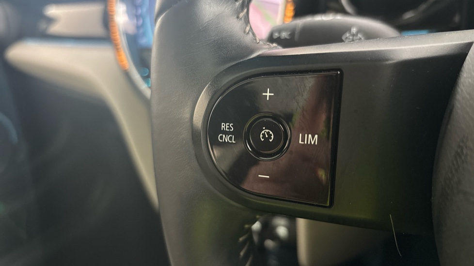 MINI HATCHBACK cruise control
