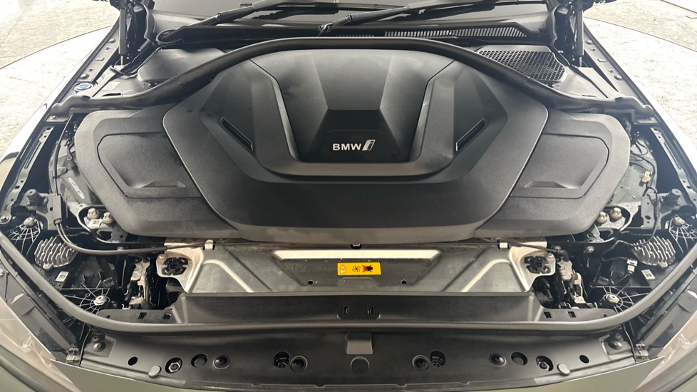 BMW I4 Image 16