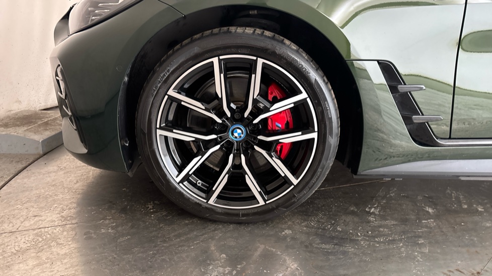 BMW I4 Image 17