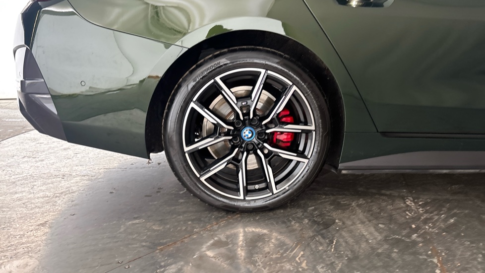 BMW I4 Image 19
