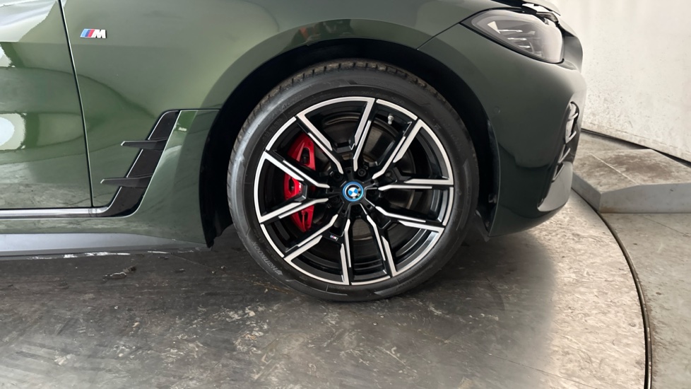BMW I4 Image 20
