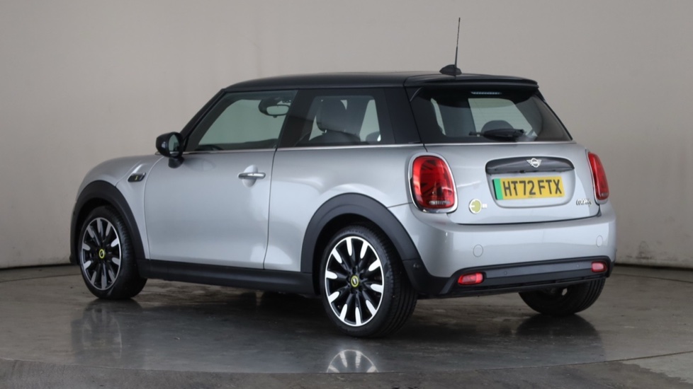 MINI HATCHBACK Image 3