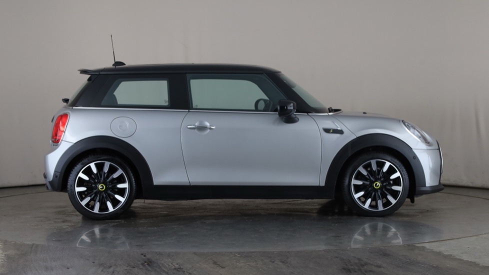 MINI HATCHBACK Image 6