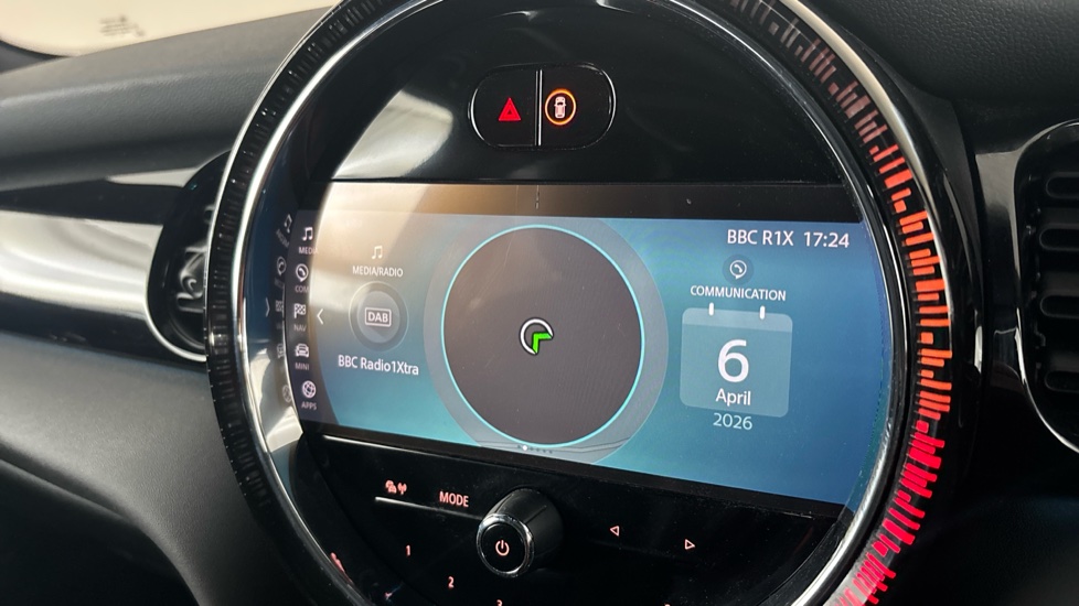 MINI HATCHBACK Image 12