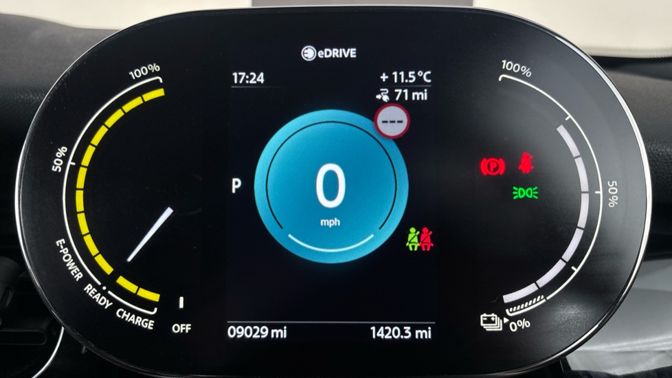 MINI HATCHBACK Image 13